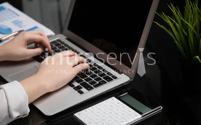 Kalkulatory, które pomogą Ci lepiej zarządzać pracą i finansami